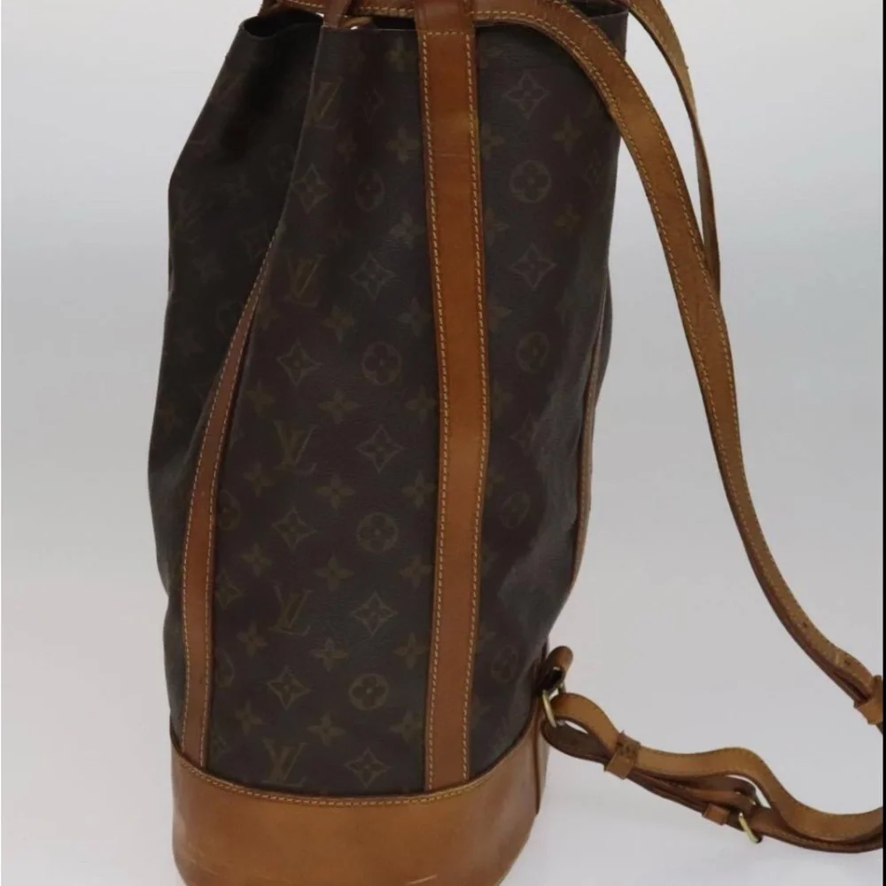 Louis Vuitton Brown Duffel Bag with Iconic Design - Picture 11 of 11